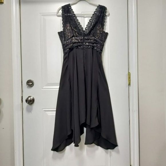 Unbranded Dresses & Skirts - Women's Black Lace V-Neck High Low Dress M